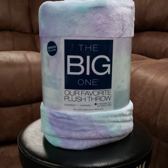 The Big One Other - NIP 5ftx6ft Supersoft Plush Throw